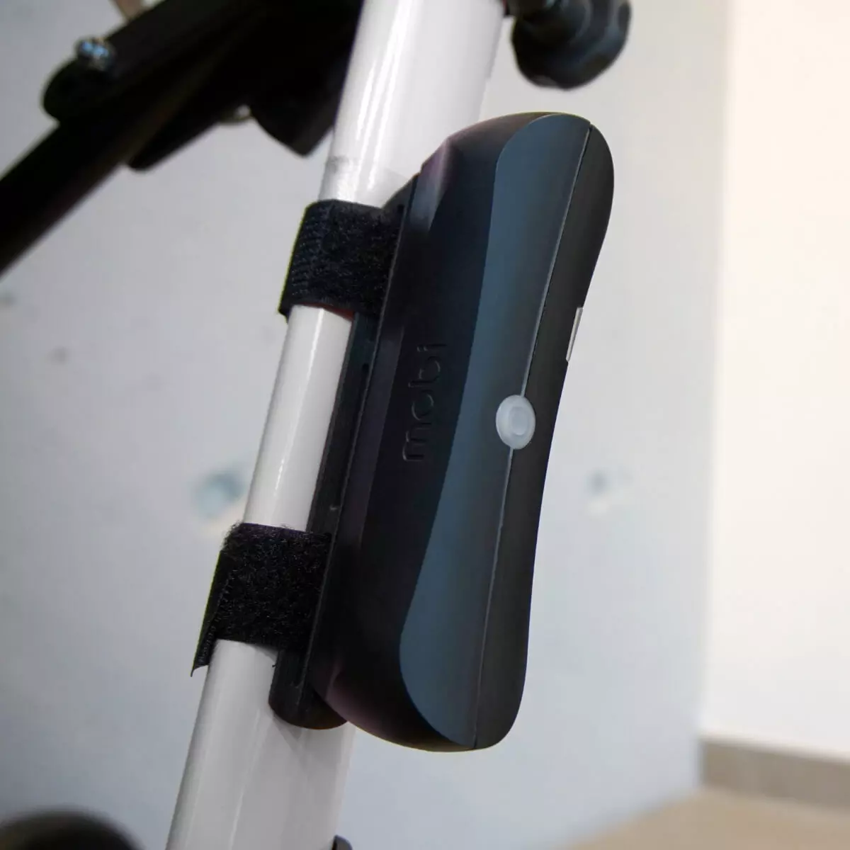  MOBI Smarter mobiler Adapter mit Lokalisierungs- & Alarmfunktion